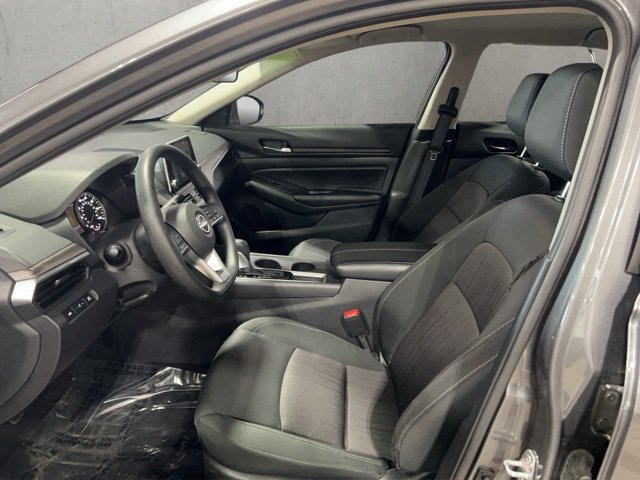Used 2025 Nissan Altima 2.5 SV FWD image 9