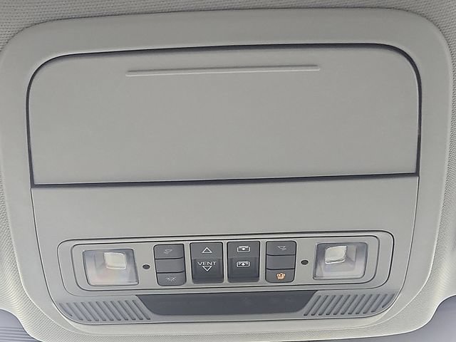 Certified 2022 Ford Explorer XLT w/ Equipment Group 202A AWD/4WD image 19