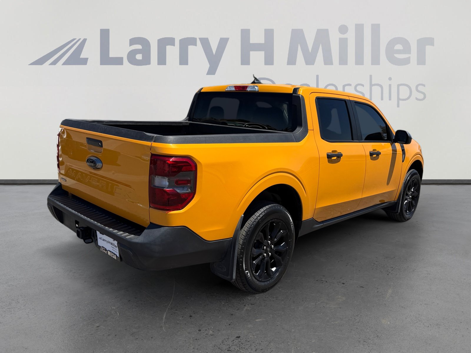 Certified 2023 Ford Maverick XLT w/ Black Appearance Package FWD image 5