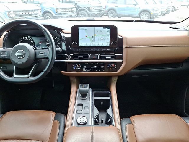 Used 2022 Nissan Pathfinder Platinum image 16