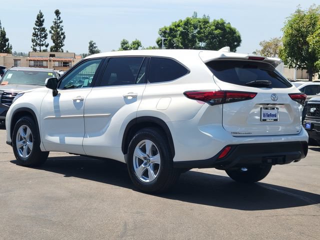 Used 2021 Toyota Highlander LE FWD video 2