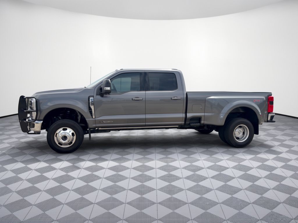 Certified 2025 Ford F350 Lariat w/ Lariat Ultimate Package AWD/4WD image 2