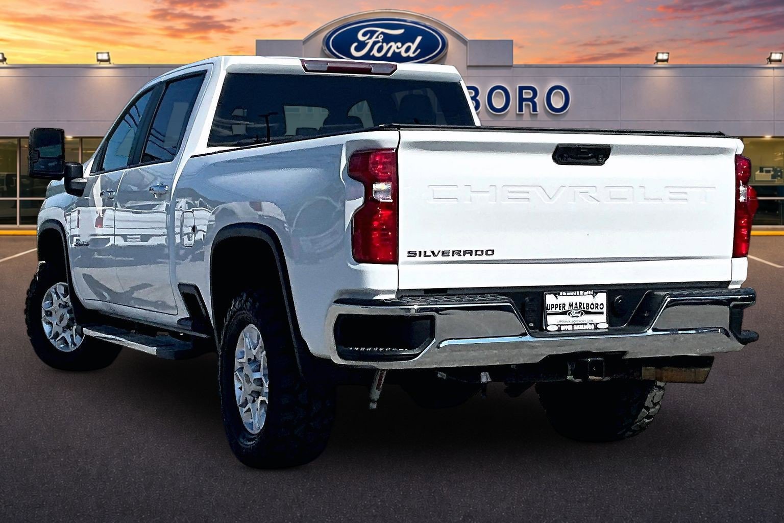 Used 2022 Chevrolet Silverado 2500 LT w/ Convenience Package AWD/4WD image 2