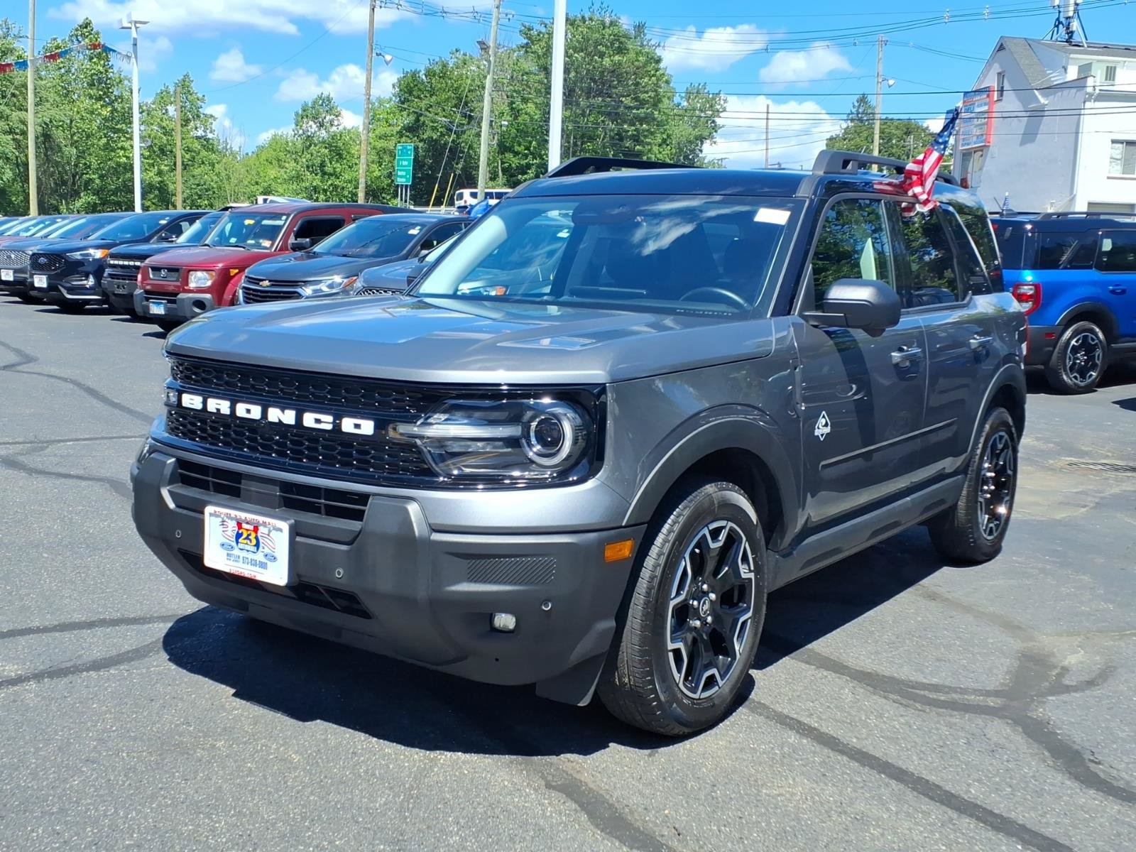 Certified 2025 Ford Bronco Sport Outer Banks w/ Outer Banks Tech Package+ AWD/4WD image 4