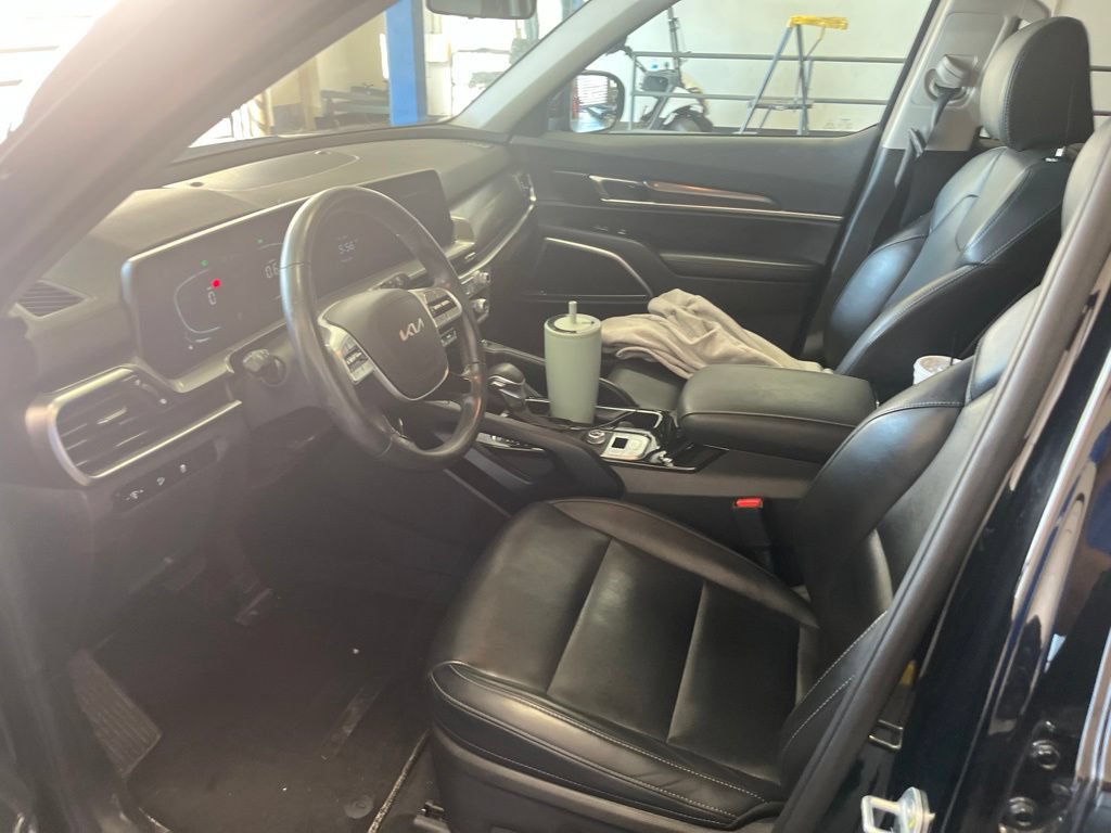 Used 2024 Kia Telluride S FWD image 4
