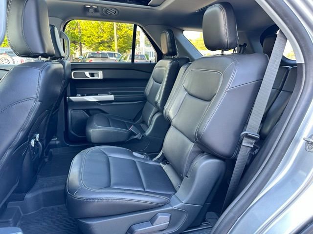 Certified 2021 Ford Explorer XLT w/ Equipment Group 202A AWD/4WD image 40