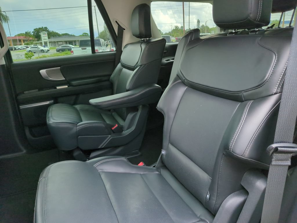 Certified 2025 Ford Expedition Platinum AWD/4WD image 21