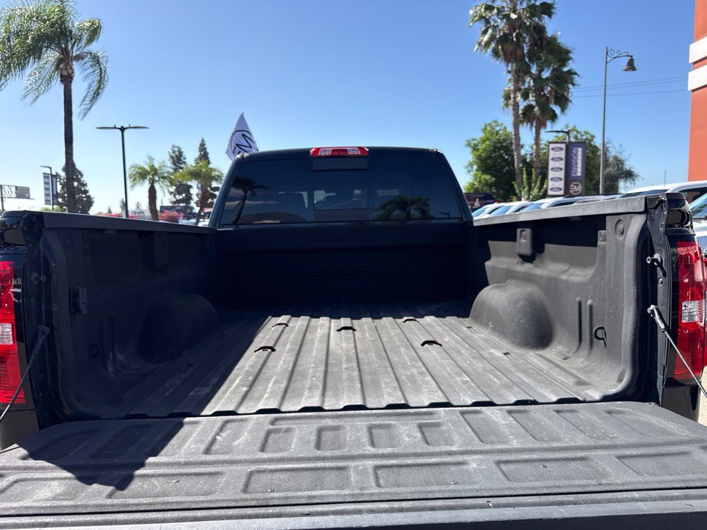 Used 2018 GMC Sierra 2500 Denali w/ Duramax Plus Package AWD/4WD image 15