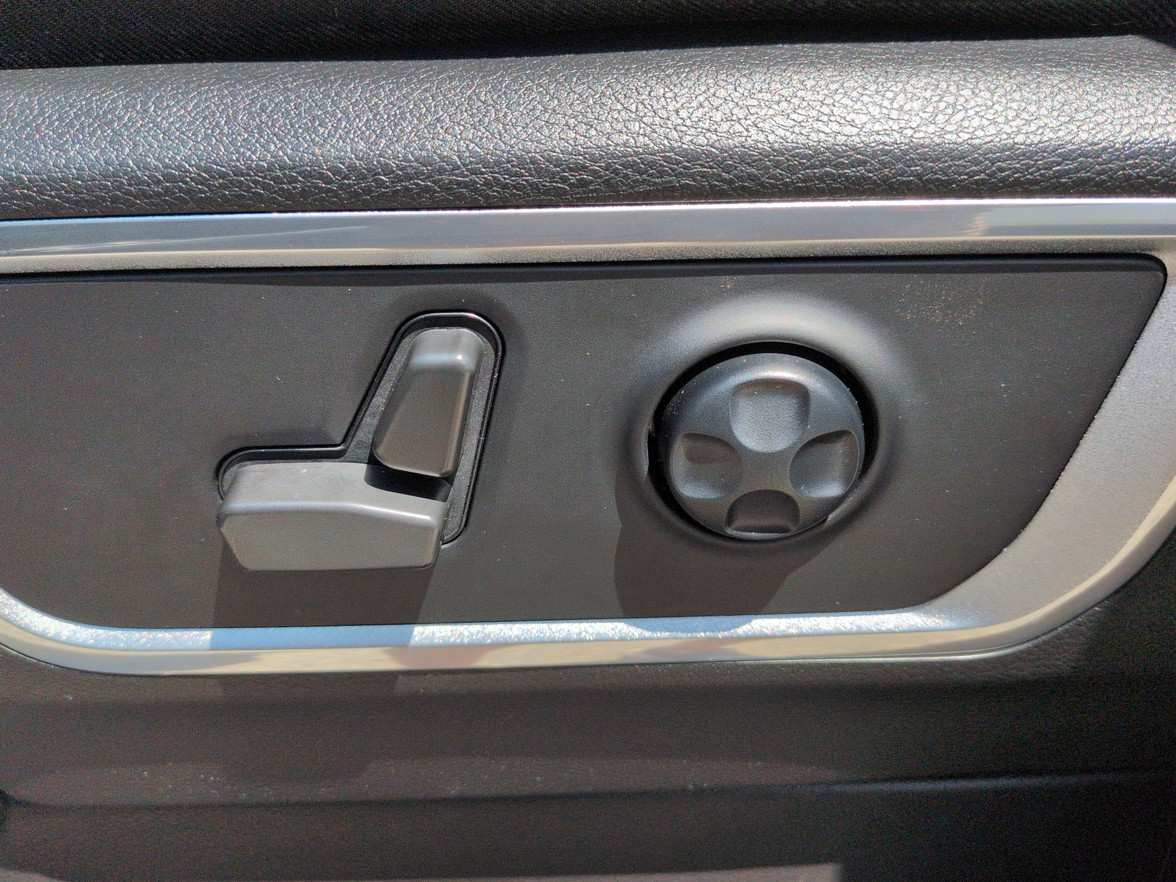 Used 2022 RAM 1500 Laramie AWD/4WD image 30