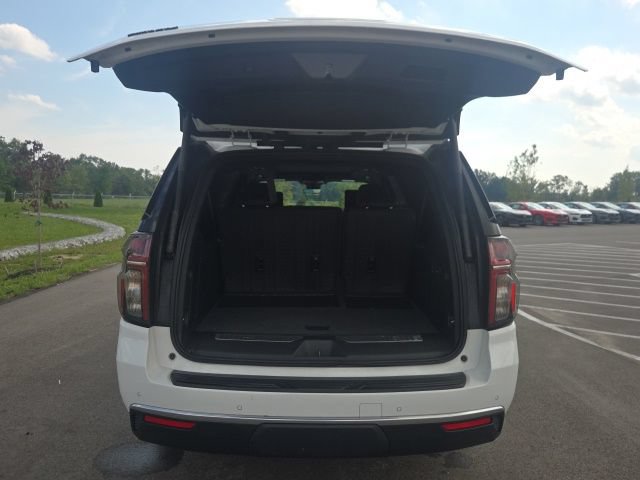 Used 2024 Chevrolet Suburban High Country AWD/4WD image 9