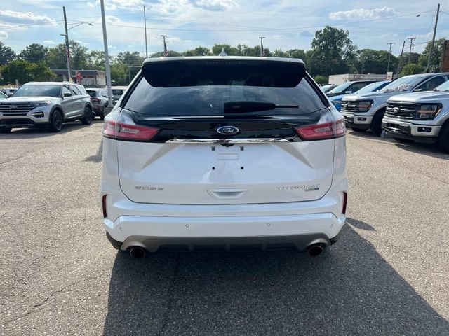 Certified 2019 Ford Edge Titanium w/ Equipment Group 301A AWD/4WD image 4