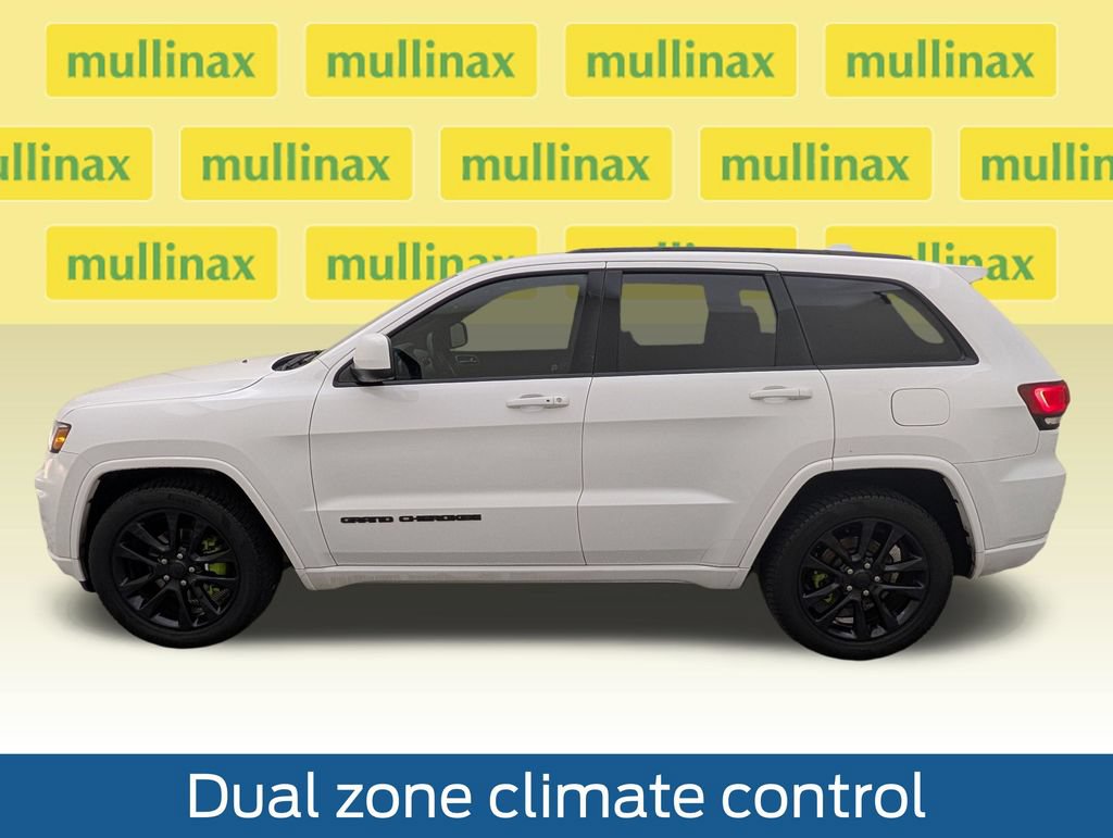 Used 2020 Jeep Grand Cherokee Altitude RWD image 11