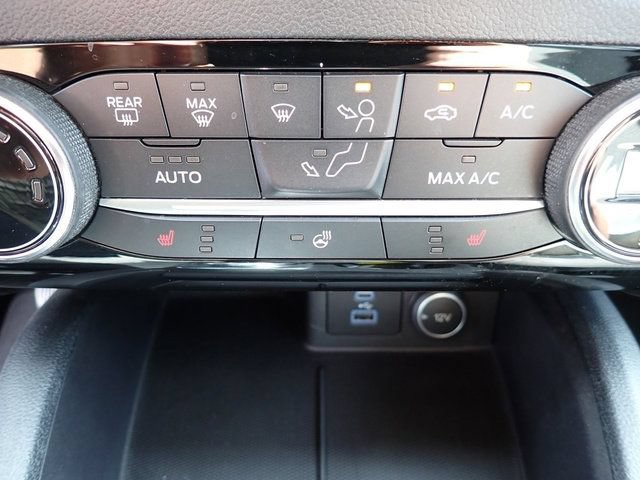 Certified 2021 Ford Escape SE w/ Cold Weather Package AWD/4WD image 27