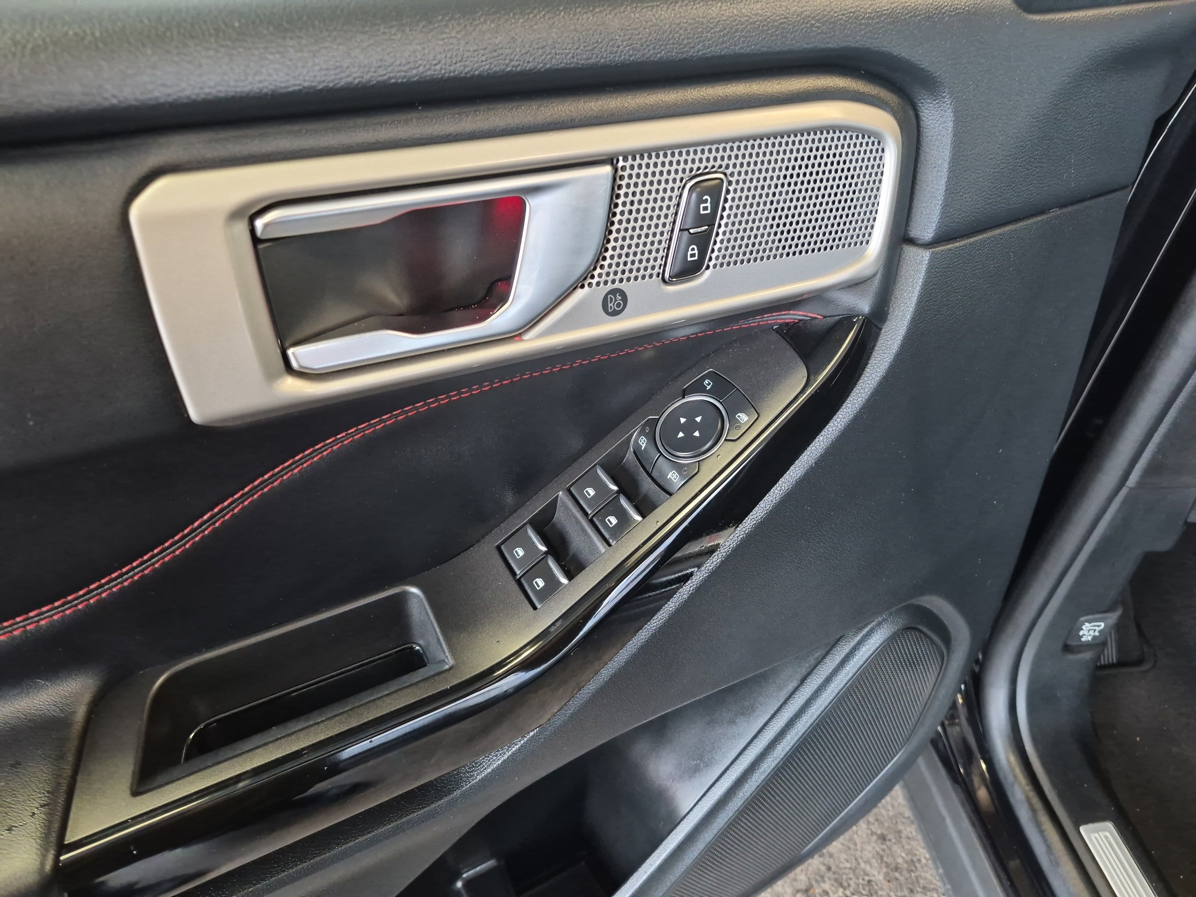 Certified 2023 Ford Explorer ST-Line w/ Class IV Trailer Tow Package image 10