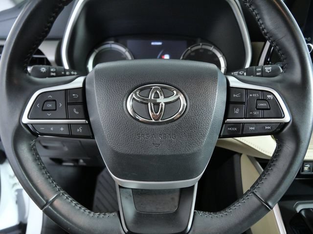 Used 2023 Toyota Highlander XLE AWD/4WD image 27
