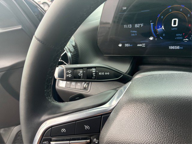 Used 2025 Chevrolet Equinox LT AWD/4WD image 16