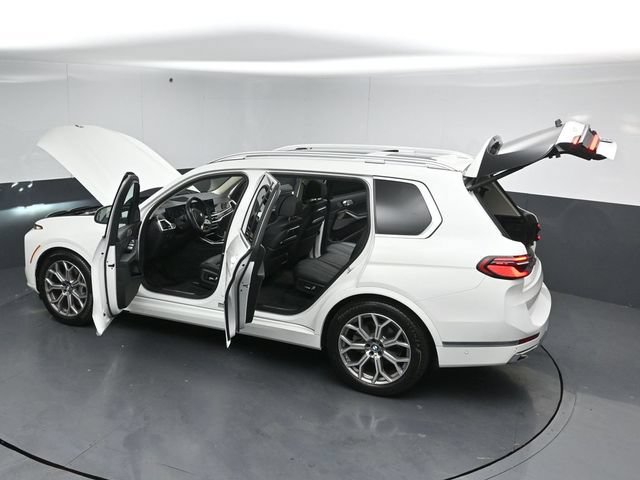 Used 2023 BMW X7 xDrive40i AWD/4WD image 55