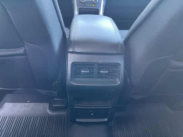 Certified 2024 Ford Edge SE image 19