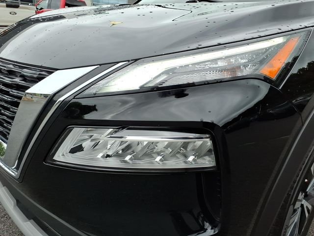 Used 2023 Nissan Rogue SV AWD/4WD image 3