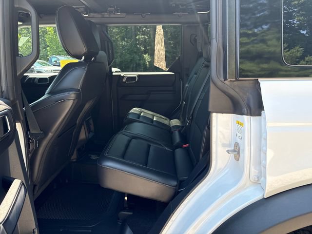 Certified 2025 Ford Bronco Outer Banks w/ Black Appearance Package AWD/4WD image 17