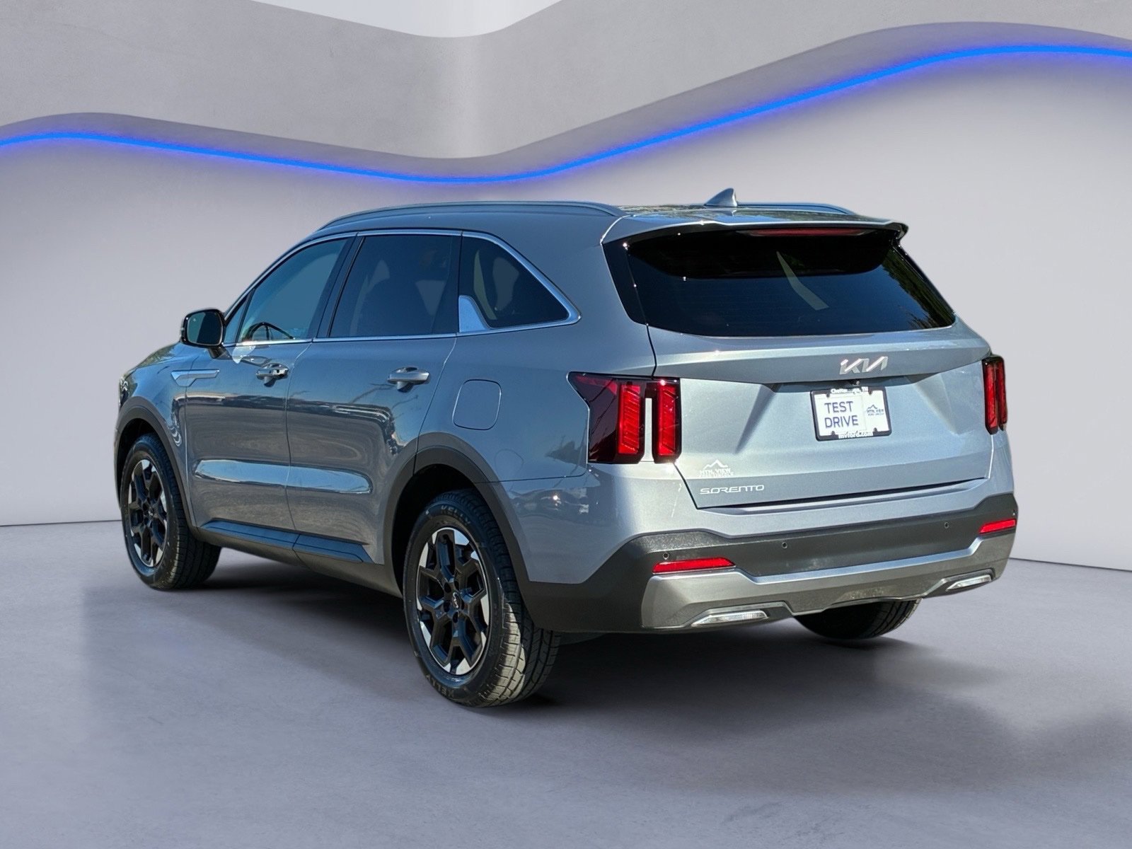Used 2025 Kia Sorento S w/ Panoramic Sunroof Package FWD image 3