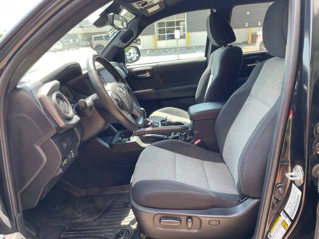 Used 2022 Toyota Tacoma TRD Off-Road w/ Technology Package AWD/4WD image 12