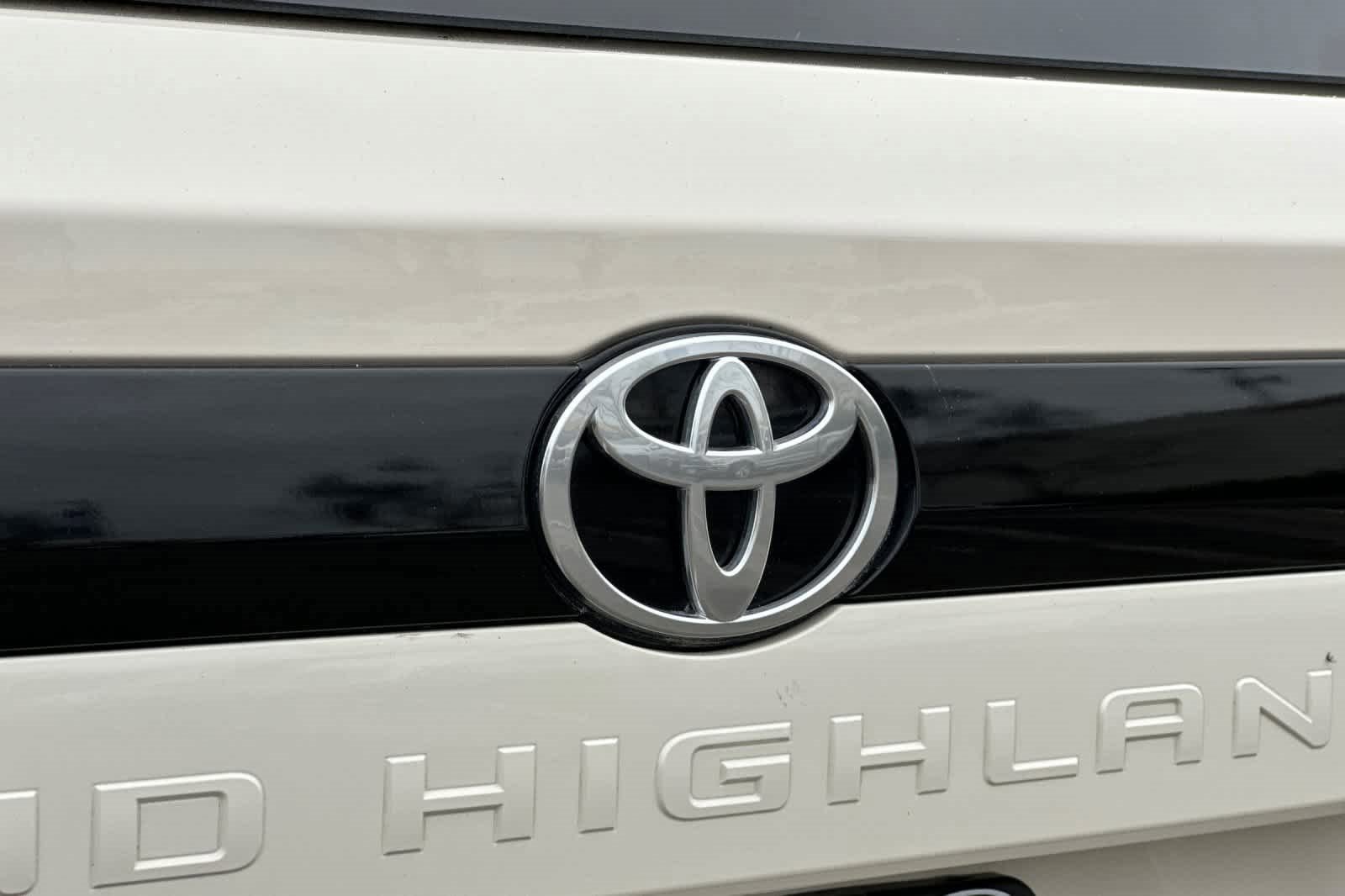 Used 2024 Toyota Grand Highlander XLE image 29