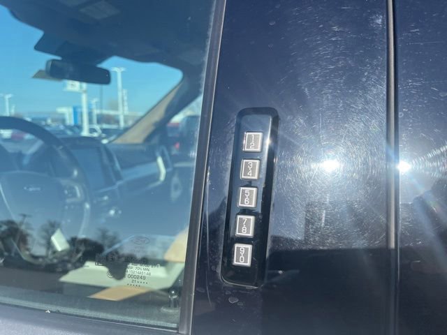 Certified 2022 Ford F250 Lariat w/ Chrome Package image 16