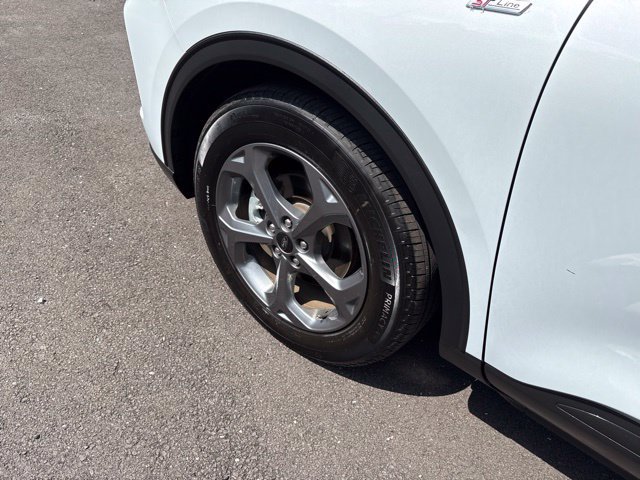 Certified 2025 Ford Escape ST-Line FWD image 4