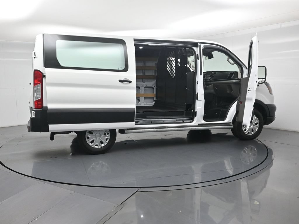Certified 2025 Ford Transit 250 Low Roof w/ Exterior Upgrade Package RWD image 4