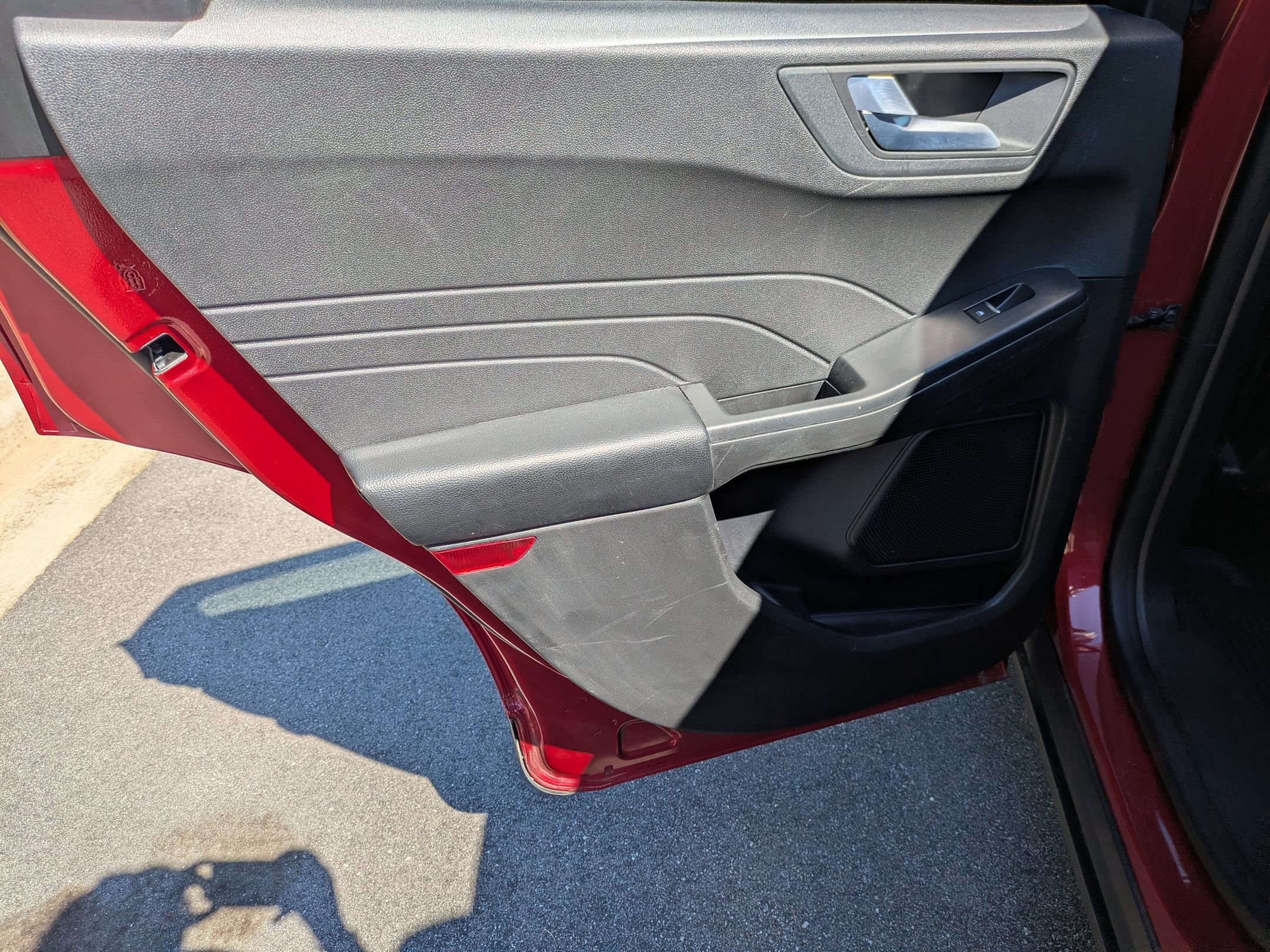 Certified 2024 Ford Escape SE FWD image 25