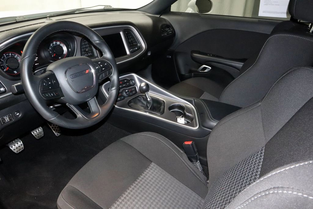 Used 2022 Dodge Challenger R/T w/ Driver Convenience Group image 20