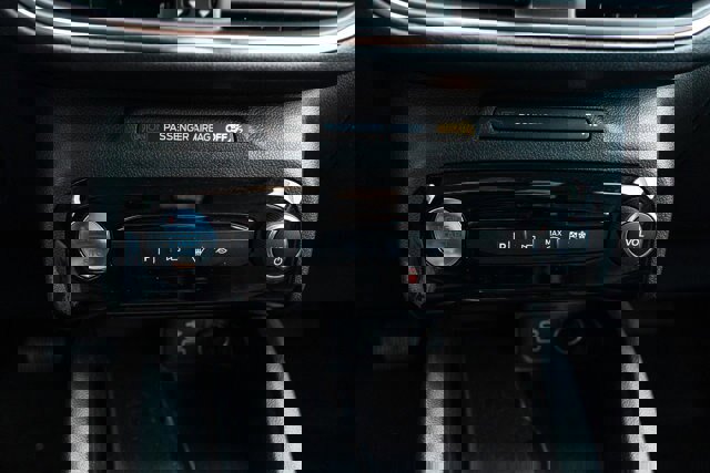 Certified 2025 Ford Escape Platinum w/ Premium Technology Package image 19