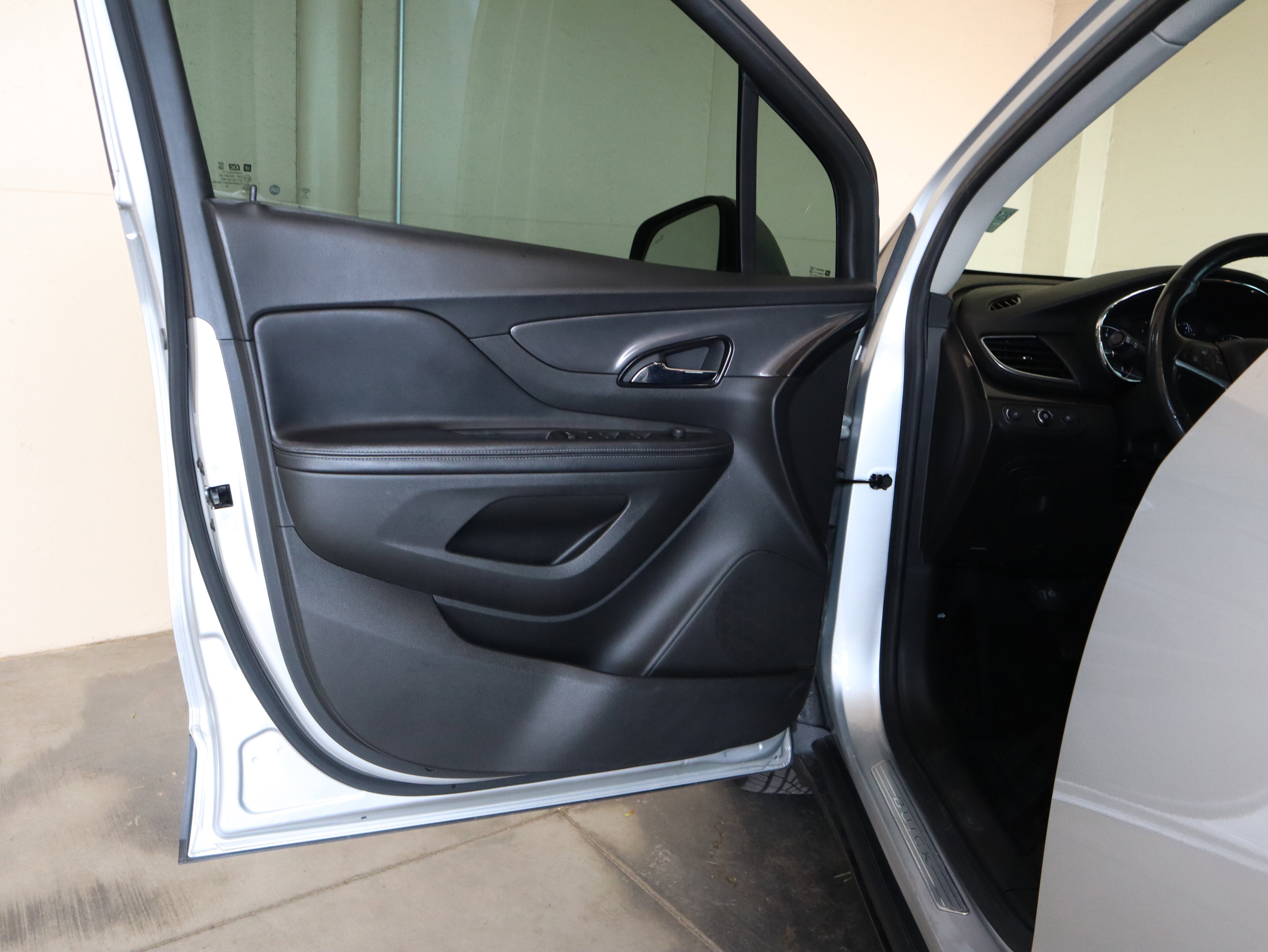 Used 2019 Buick Encore Essence AWD/4WD image 31