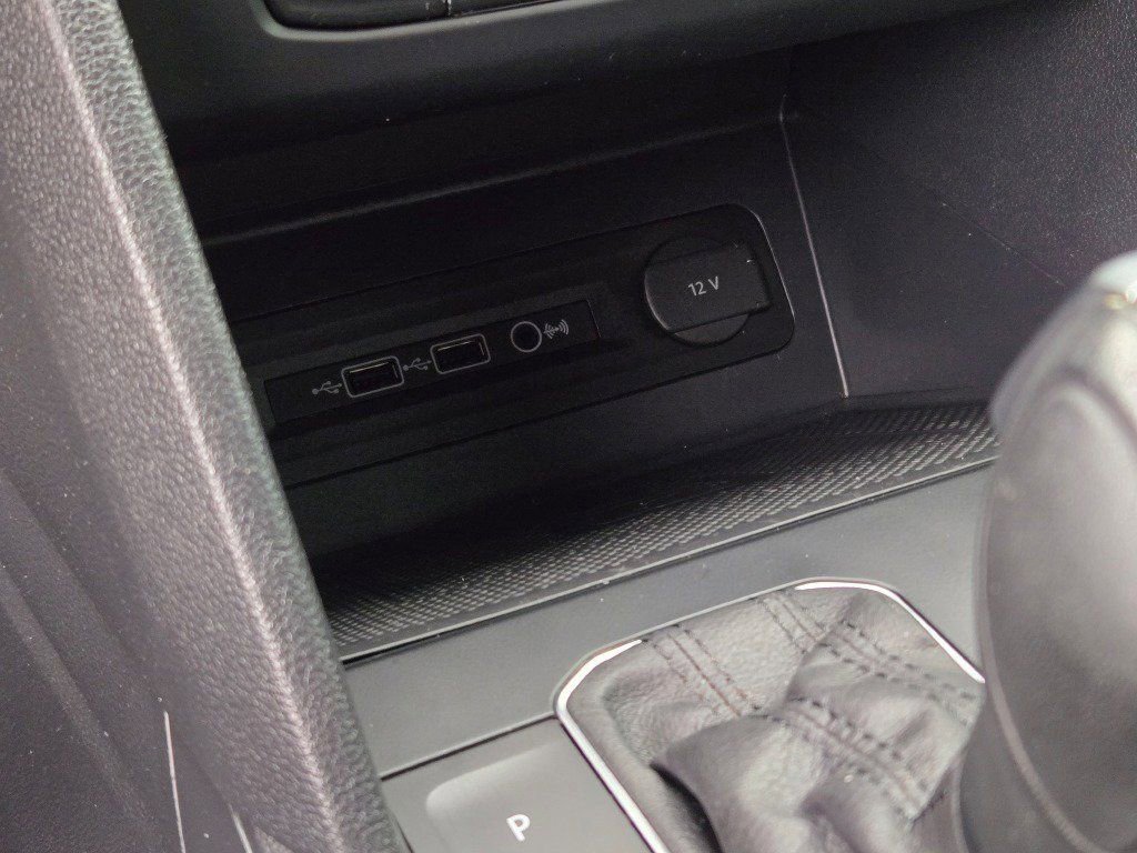 Used 2020 Volkswagen Atlas Cross Sport SE image 28