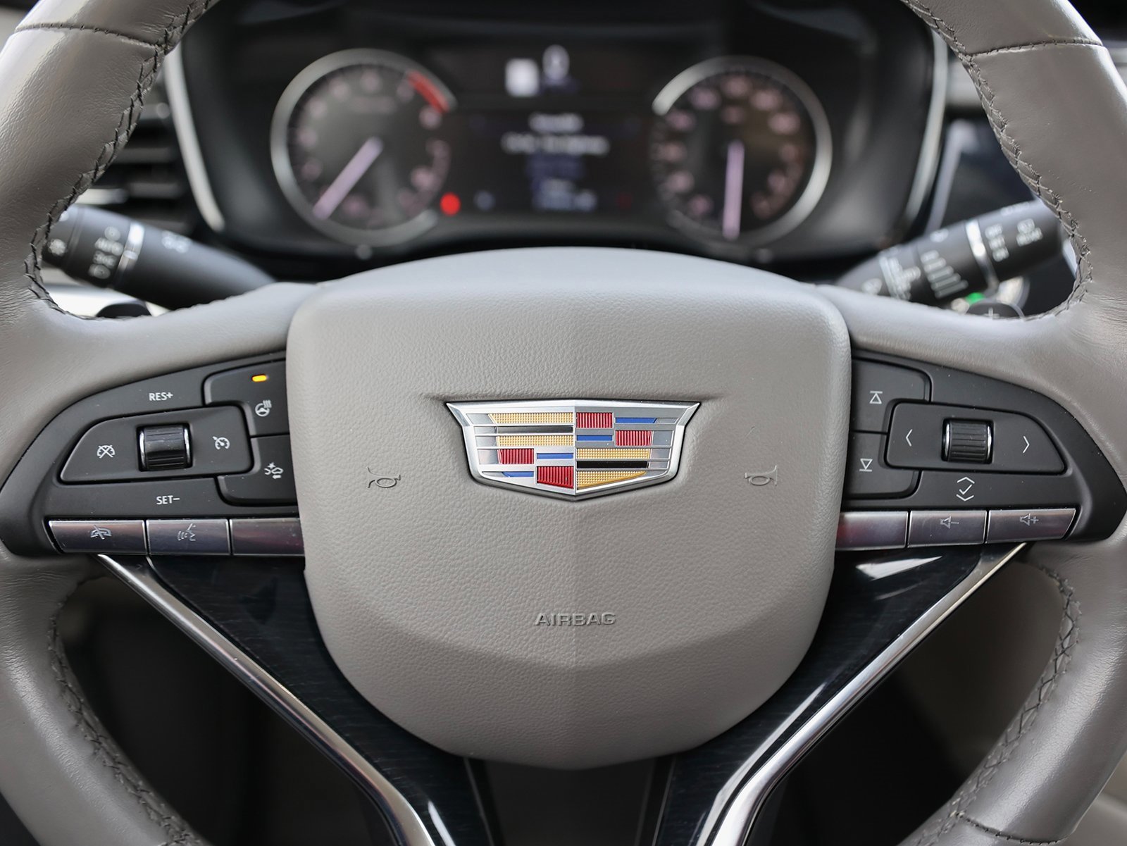 Used 2024 Cadillac XT6 Premium Luxury image 41