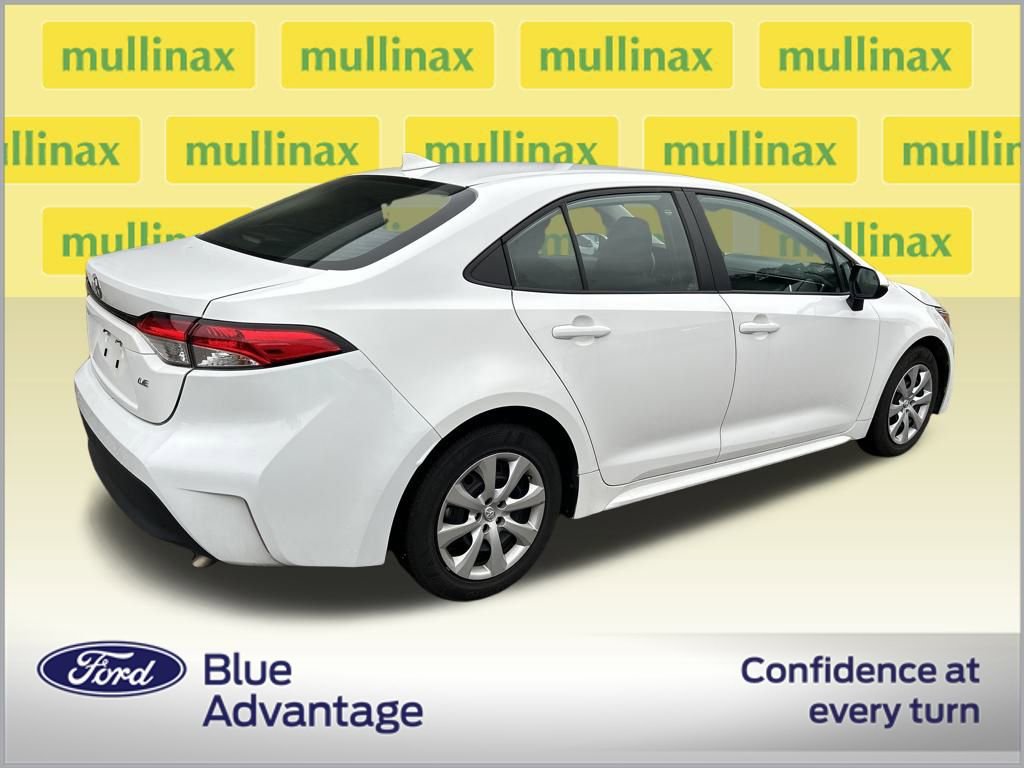 Used 2024 Toyota Corolla LE image 2