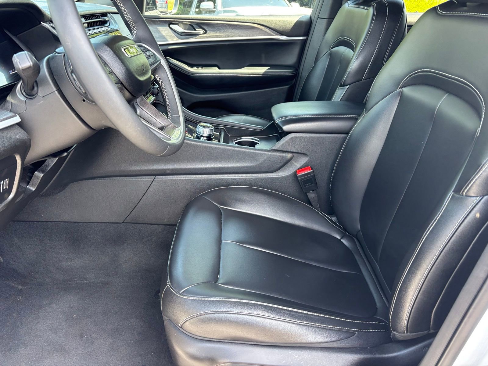 Used 2024 Jeep Grand Cherokee L Limited AWD/4WD image 20