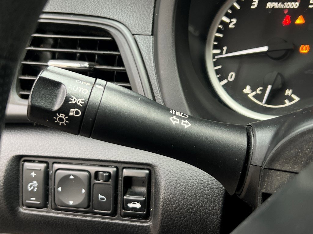 Used 2019 Nissan Sentra S image 30