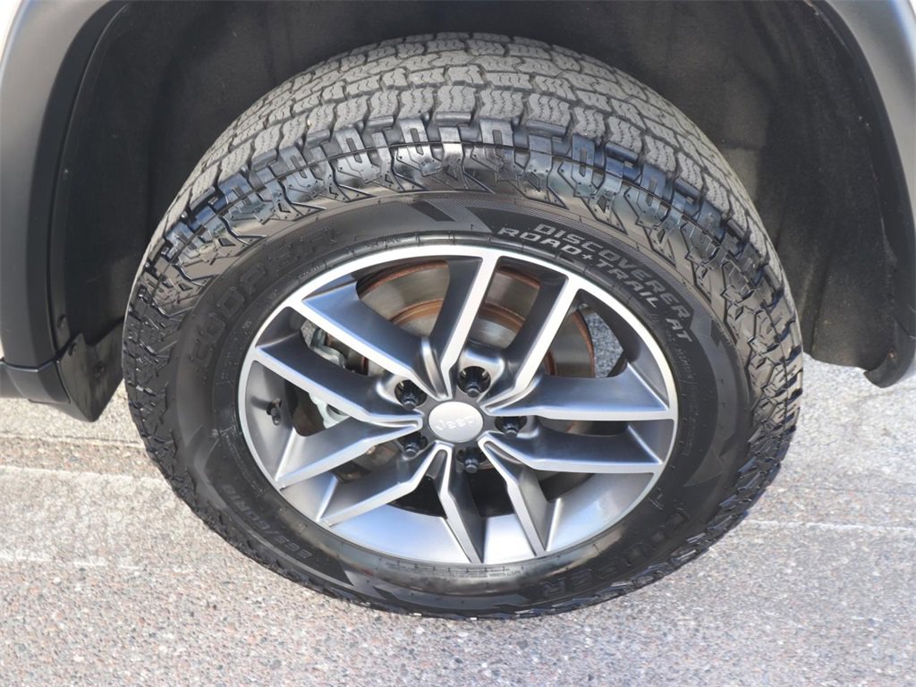 Used 2021 Jeep Grand Cherokee Limited image 24