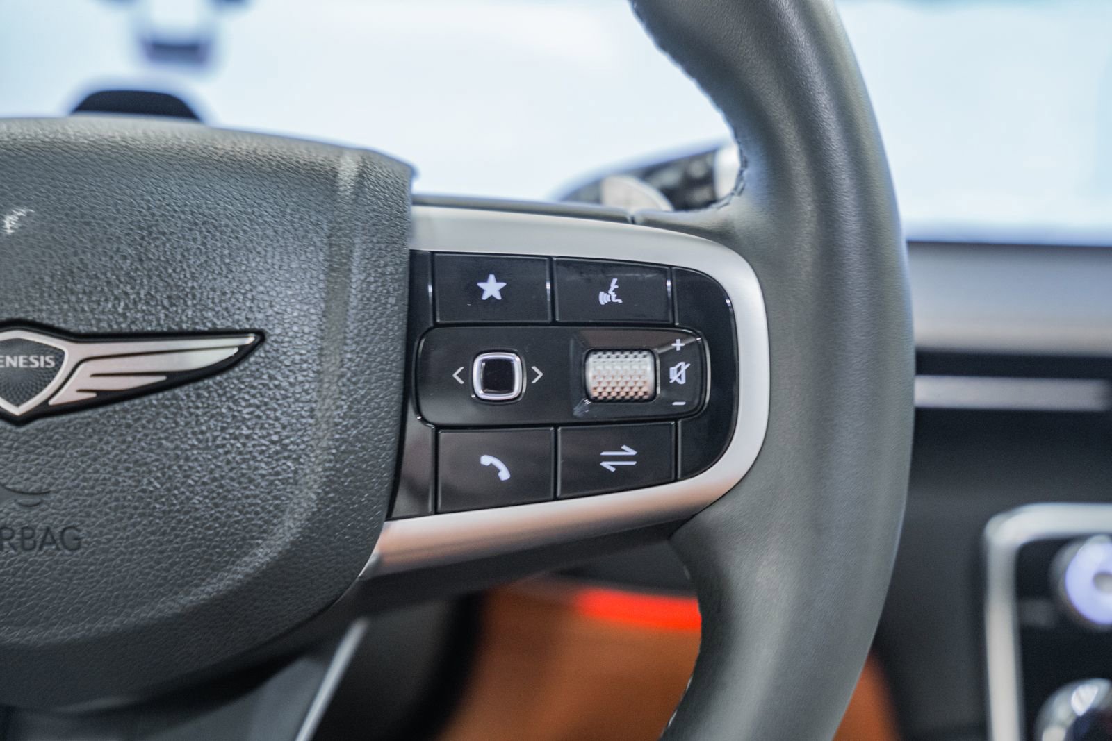 Used 2025 Genesis GV80 2.5T Prestige image 32