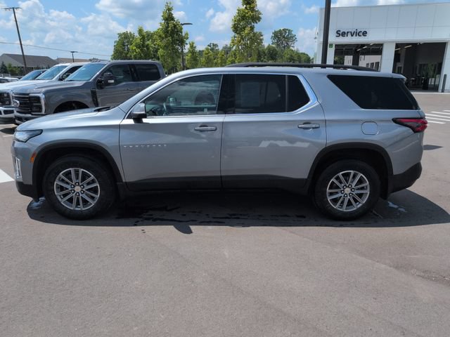 Used 2023 Chevrolet Traverse LT FWD image 2