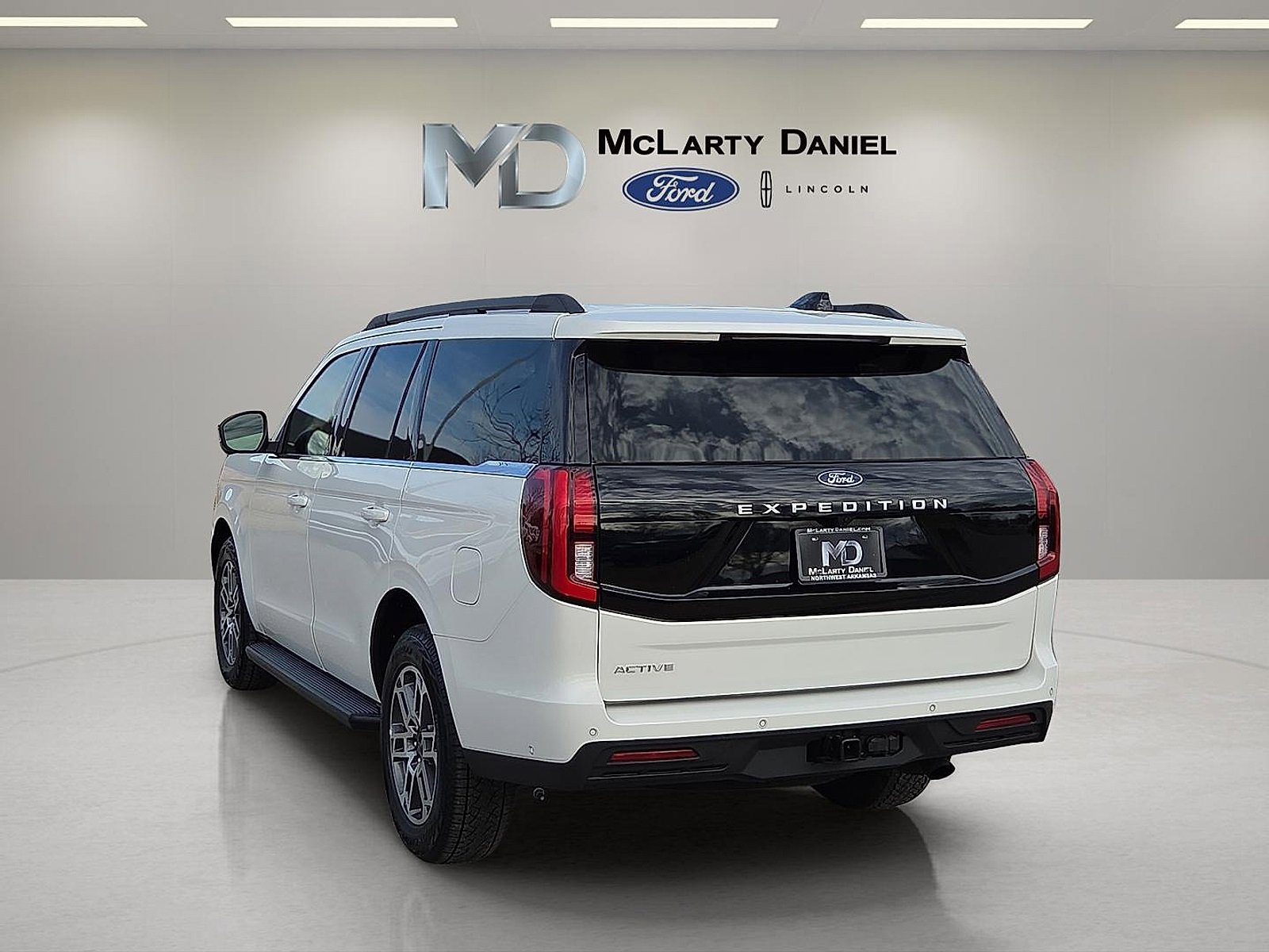 Certified 2025 Ford Expedition Active image 4