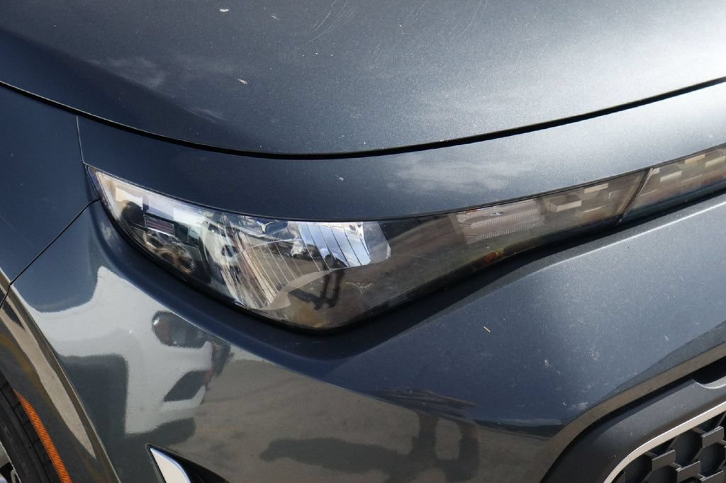 Used 2024 Kia Soul LX w/ Option Group 015 FWD image 2