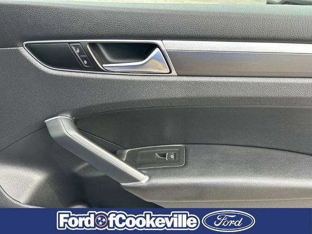 Used 2017 Volkswagen Passat 1.8T R-Line FWD image 21