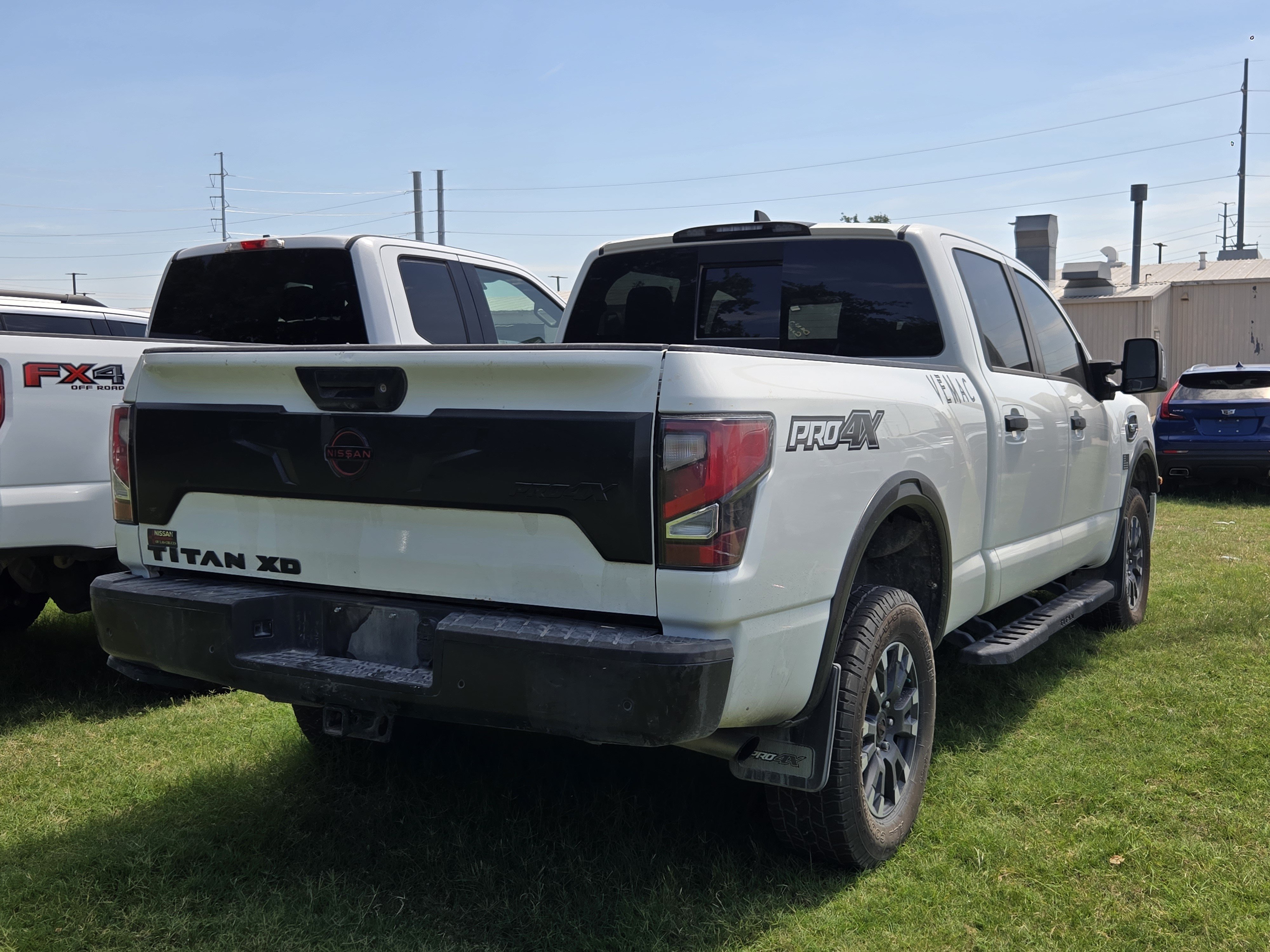 Used 2023 Nissan Titan PRO-4X w/ Pro-4x Convenience Package AWD/4WD image 4