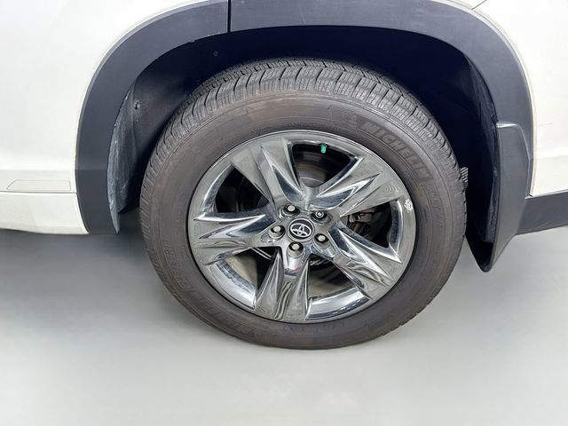 Used 2017 Toyota Highlander Limited Platinum image 35