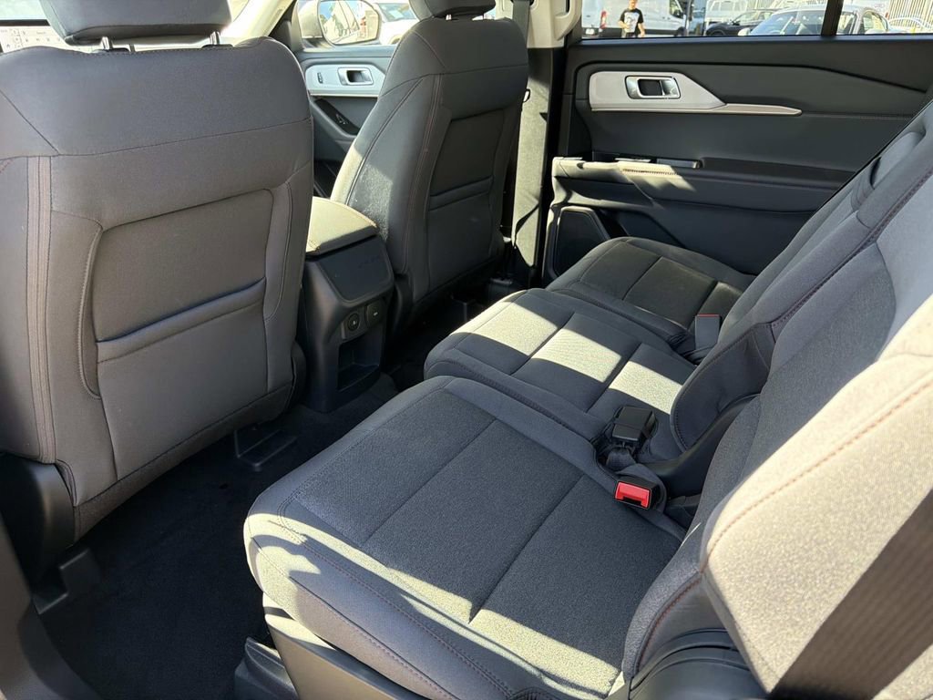 Certified 2025 Ford Explorer Active image 13