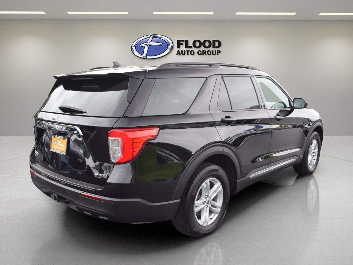 Certified 2024 Ford Explorer XLT w/ Class IV Trailer Tow Package AWD/4WD image 4
