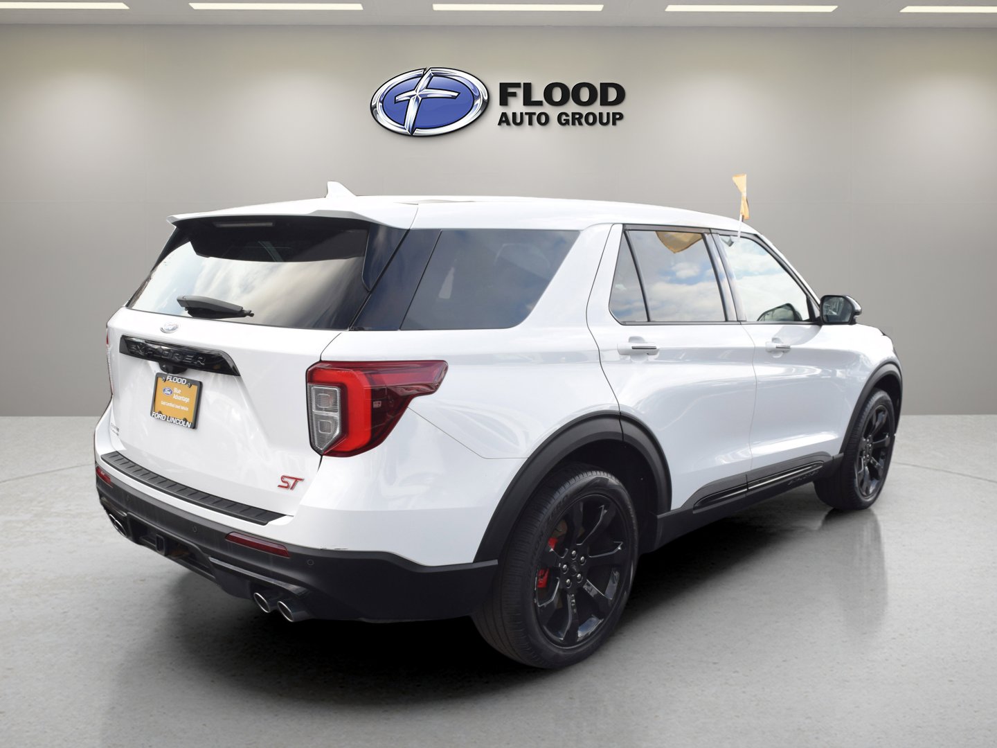 Certified 2022 Ford Explorer ST w/ Equipment Group 401A AWD/4WD image 4